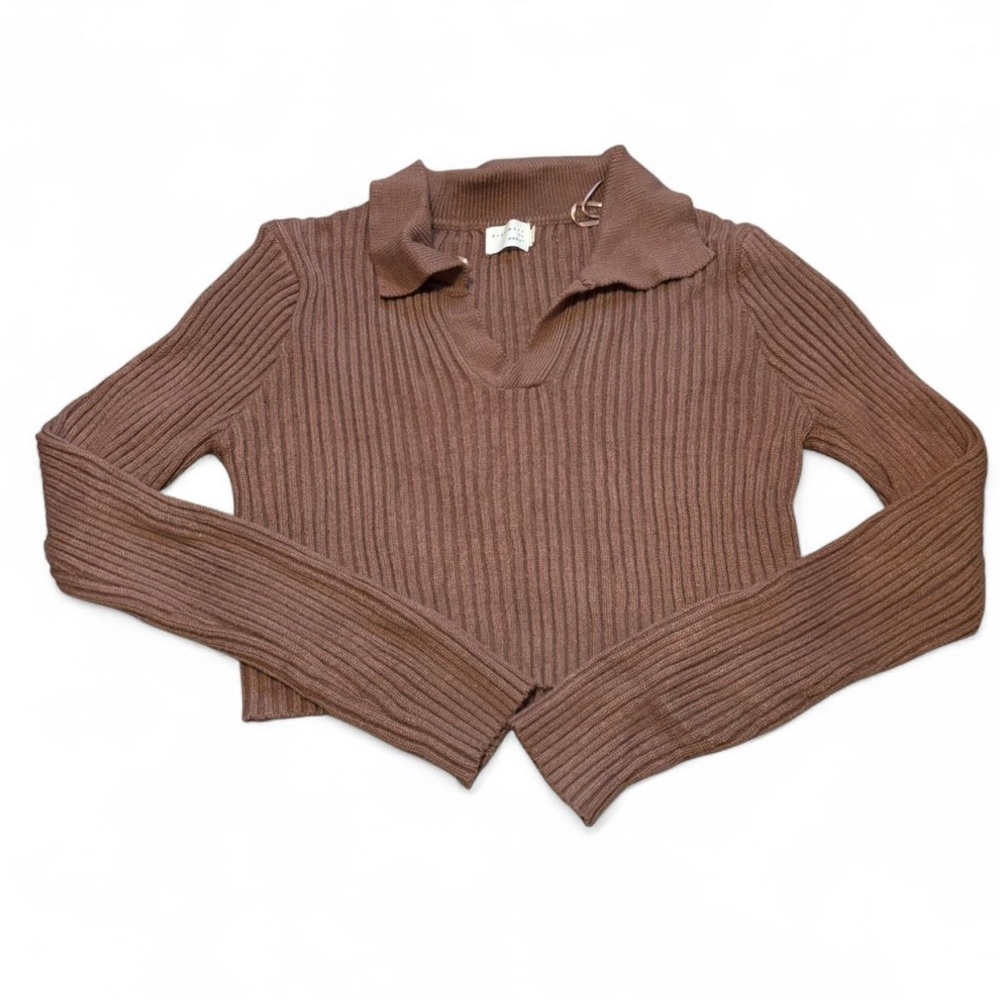 Elegant V-Neck Ribbed Sweater in Rich Brown